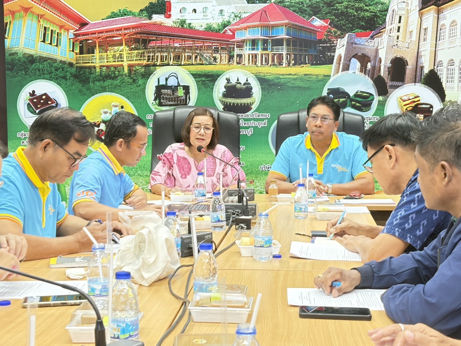 พช.เพชรบุรี >> ประชุมขับเคลื่อนการดำเนินงานกองทุนแม่ของแผ่นดินจังหวัดเพชรบุรี ประจำปีงบประมาณ พ.ศ.2569